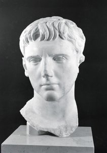 Kopf von Caesar Augustus (63 v. Chr.-14 n. Chr.)
