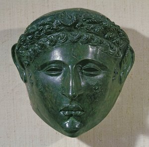 Maske von einem Paradehelm, aus Hirchova, Rumänien