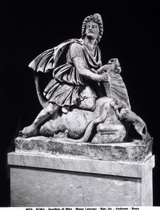 Mithras tötet einen Stier (Marmor)