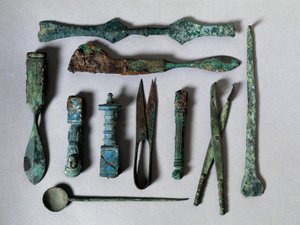Römische Kunst: Satz chirurgischer Instrumente aus dem Haus des Chirurgen in Pompeji. 1. Jahrhundert v. Chr. Neapel, Museo Archeologico Nazionale von Roman