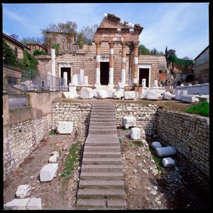Römische Kunst: Blick auf das Kapitol (Capitolium), 73 n. Chr., Brescia, Italien von Roman