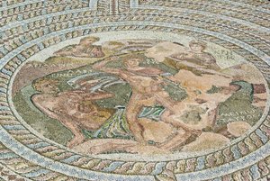 Theseus und der Minotaurus, Haus des Theseus, Paphos, Zypern (Mosaik) von Roman