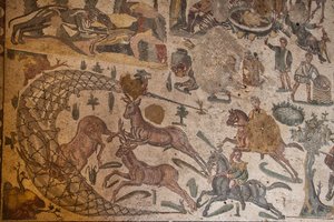 Dritter Raum der Privatwohnung, Fußbodenmosaik, Villa Romana del Casale, Piazza Armerina, Sizilien, Italien von Roman