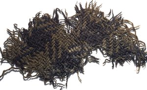Wollstofffragment mit einfachem Karomuster, aus dem Mund eines Topfes mit einem Hort römischer Münzen, aus Falkirk, ca. 230 n. Chr.