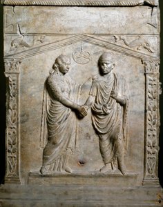 Römische Kunst: Grabaltar, der eine Hochzeitsszene (Junctio dextrarum) darstellt. Flachrelief. Rom, Nationalmuseum
