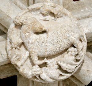 Ein Lamm, Detail des Gewölbes der Saint-Laurent-Kapelle, ursprünglich über der Zisterzienserabtei von Fontenay (Burgund, Frankreich)