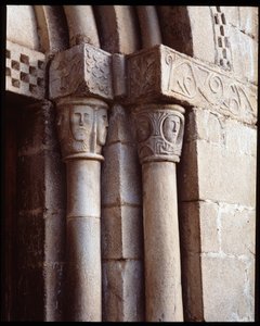 Kapitele der Kirche