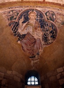 Christus in Majestät (in Herrlichkeit). Fresko aus dem 13. Jahrhundert, Krypta der Kathedrale von Auxerre