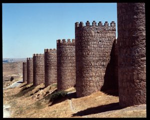 Ansicht der Mauern von Avila, Spanien von Romanesque
