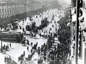 Demonstration in St. Petersburg gegen das Lena-Massaker in Sibirien, April 1912 von Russian Photographer