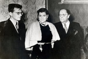 Der Komponist Dmitri Dmitrijewitsch Schostakowitsch, Sängerin Maria Maksakowa und Schriftsteller Alexei Nikolajewitsch Tolstoi von Russian Photographer