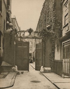 Eingang zum ruhigen Amen Court in Warwick Lane, ca. 1935 von SO Gorse
