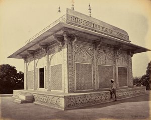 Agra; Das Mausoleum von Prinz Etmad-Dowlah, die Marmorkuppel