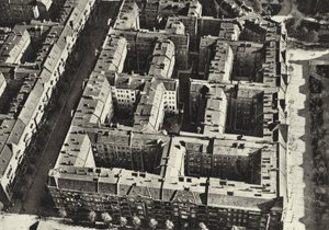 Berlin: Berliner Mietskasernen von Sasha Stone
