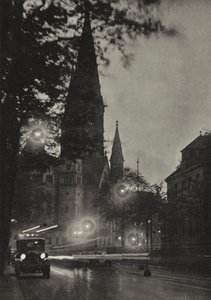Berlin: Kaiser-Wilhelm-Gedächtniskirche (s/w Foto) von Sasha Stone