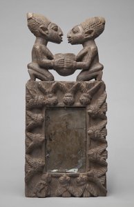 Yoruba Spiegelgehäuse von School African