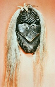 Zeremonielle Mohawk-Maske (Holz & Haar)