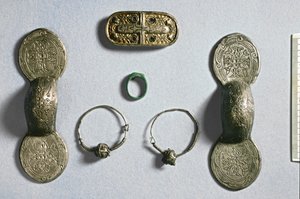 Schmuck aus Camon, Amiens, Somme, Karolingisch, 7.-10. Jahrhundert von School Carolingian
