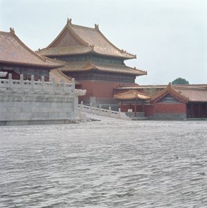 Pavillon mit doppeltem Dach und Marmorterrasse, Ming-Dynastie von School Chinese