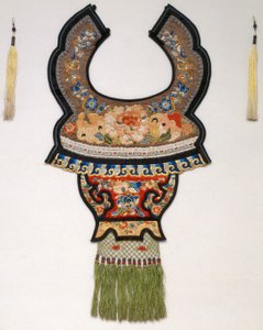 Frauenkragen