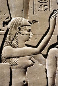 Altes Ägypten, Wandrelief, Göttin Isis, Tempel von Horus, Edfu, 237 - 57 v. Chr. von School Egyptian