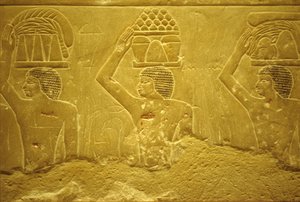 Altes Ägypten, Wandrelief/Malerei, Mastaba/Grab von Idout, Saqqara, 2323-2150 v. Chr., Träger mit Opfergaben von School Egyptian
