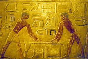 Altes Ägypten, Wandrelief/-malerei, Mastaba/Grab des Ti, 5. Dynastie, Saqqara, Arbeiter polieren Holz von School Egyptian