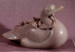 Koreanische Kunst: Gießgefäß in Form einer Ente. Koryo-Periode, spätes 12. Jahrhundert. Hyung Pil Chun Sammlung von School Korean