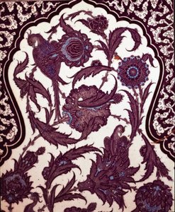 Osmanische Kunst: Iznik-Keramik, die den Beschneidungssaal des Topkapi-Palastes in Istanbul schmückt von School Ottoman
