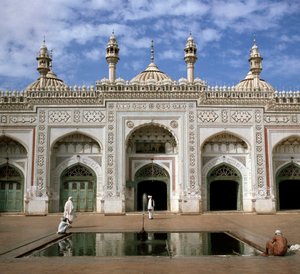 Ansicht der Moschee Mohabbat Khan aus dem 17. Jahrhundert von School Pakistani