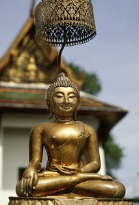 Der Phra Buddha Sihing während der Neujahrsfeierlichkeiten von School Siamese