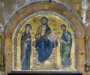 Byzantinische Architektur: Christus in Majestät zwischen der Jungfrau und dem Heiligen Markus (Deesis)