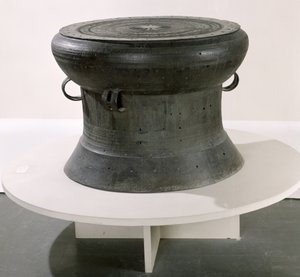 Trommel, Dong Son Stil, 2.-1. Jahrhundert v. Chr.