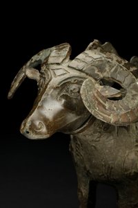 Rituelles Widder-Weingefäß, Gong von Shang Dynasty Chinese School