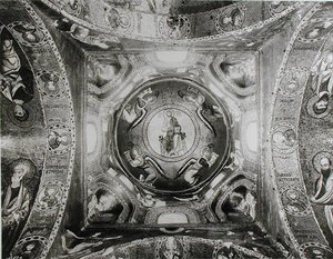 Detail der Kuppel mit dem Christus Pantokrator im Zentrum von Sicilian School