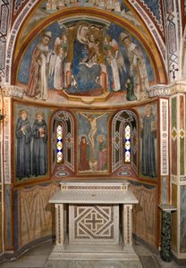 Jungfrau und Kind und Kreuzigung (nach der Restaurierung). Fresko der Schule von Siena. 14. Jahrhundert. Kapelle der Jungfrau. Kloster von Saint Benedetto (Sacro Speco), Subiaco (Rom), Italien von Sienese School