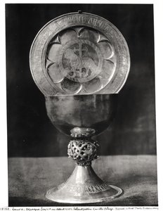 Kelch und Eucharistieteller, gehörend dem Abt Pelage, Ende 12. Anfang 13. Jahrhundert von Spanish School