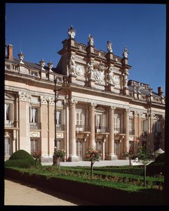 Fassade des Königspalastes von La Granja de San Ildefonso, Sommerresidenz der Könige von Spanien von Spanish School