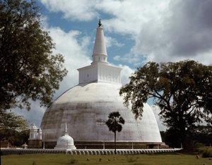 Ansicht der Ruwanwelisaya-Stupa