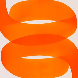 Dynamischer orange Wirbel