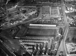 Notts County Fußballplatz, Meadow Lane, Nottingham, Nottinghamshire, 1927 von Surrey Flying Services