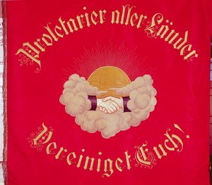 Proletarier aller Länder vereinigt euch, Gewerkschaftsbanner (bestickter Stoff) von Swiss School