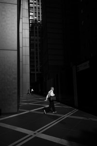 Städtischer Schritt und Schatten