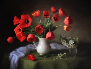 Lebendige Rote Tulpen von Tatyana Skorokhod