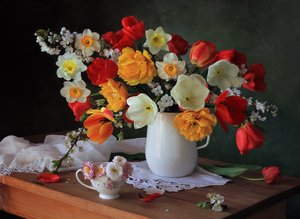 Lebhafter Frühlingsstrauß von Tatyana Skorokhod
