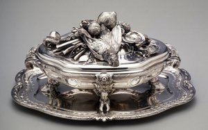 Terrine mit Deckel und Standfuß von Thomas Germain