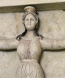 Thrakisches Grab von Sveshtari, Detail einer Frauenstatue in Atlas, 3. Jahrhundert v. Chr. (Steinskulptur)