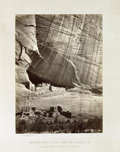 Antike Ruinen im Cañon de Chelle, N.M. (Territorium) von Timothy H. O