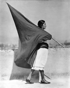 Frau mit Flagge, Mexico City, 1928