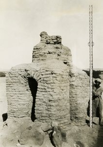 Christliches Grab in der Nekropole, Qasr Ibrim, Ägypten, Fotografie von Ugo Monneret de Villard von Ugo Monneret de Villard